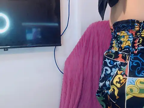 Nathalie Heartxoxo69 online show from 05-22-26, 03:39