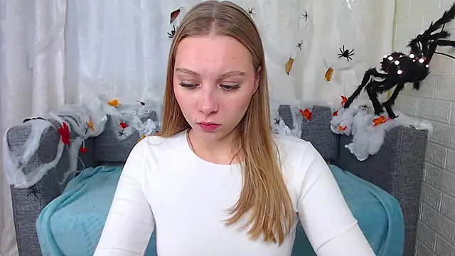 Snapshot of bellaa_love_ chatting on 10-13-25, 01:27 bellaa love online show from 10-13-25, 01:27