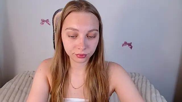 bellaa love  online show from 06-04-26, 12:16
