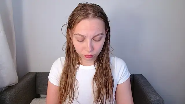 bellaa love  online show from 06-30-26, 11:50