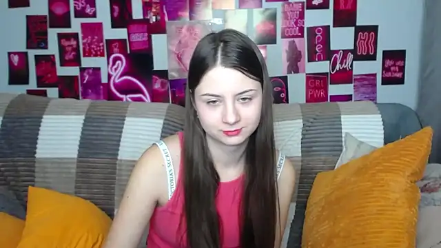 Snapshot of MilanaRoza chatting on 02-09-25, 05:50 MilanaRoza online show from 02-09-25, 05:50