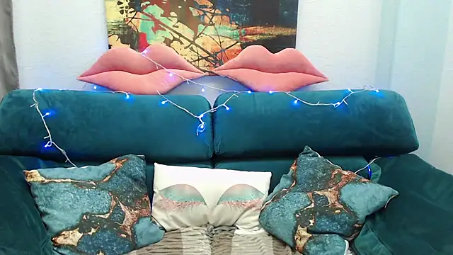 Snapshot of MilanaRoza chatting on 03-23-25, 08:59 MilanaRoza online show from 03-23-25, 08:59