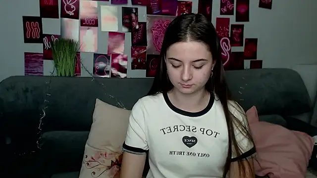 Snapshot of MilanaRoza chatting on 09-13-25, 04:51 MilanaRoza online show from 09-13-25, 04:51