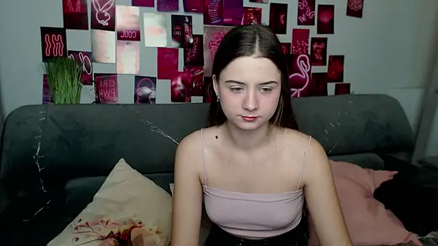 Snapshot of MilanaRoza chatting on 10-16-25, 04:57 MilanaRoza online show from 10-16-25, 04:57