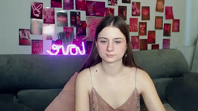 Snapshot of MilanaRoza chatting on 11-16-25, 06:08 MilanaRoza online show from 11-16-25, 06:08