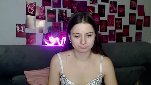 Snapshot of MilanaRoza chatting on 11-17-25, 02:12 MilanaRoza online show from 11-17-25, 02:12