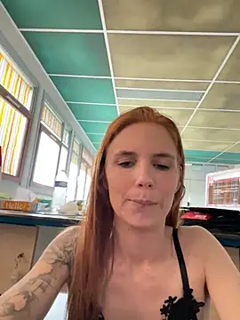 Snapshot of Redhairedteacher chatting on 01-26-25, 12:43 Redhairedteacher online show from 01-26-25, 12:43