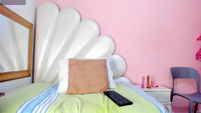 Ally Parkeer  online show from 02-26-25, 04:56