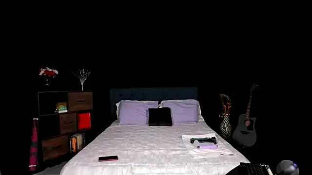 NinaRiveraXO online show from 09-24-25, 02:04