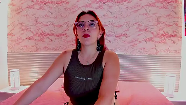 Snapshot of Vioolletta chatting on 03-20-25, 07:25 Vioolletta online show from 03-20-25, 07:25