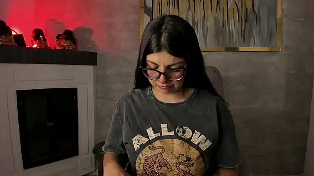 Snapshot of Vioolletta chatting on 12-16-25, 05:51 Vioolletta online show from 12-16-25, 05:51