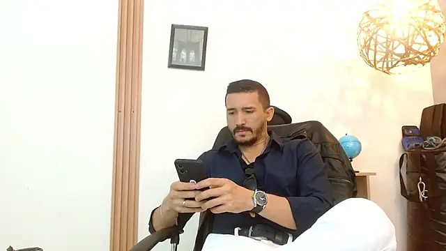 Snapshot of Reiko_85_ chatting on 10-06-25, 02:47 Reiko 85 online show from 10-06-25, 02:47
