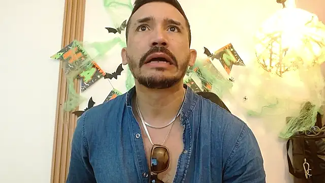 Reiko 85  online show from 10-21-25, 02:40