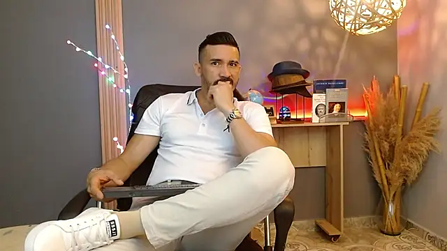 Reiko 85  online show from 03-10-26, 02:33