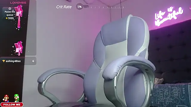 Snapshot of Dyla_n18 chatting on 01-21-25, 02:22 Dyla n18 online show from 01-21-25, 02:22