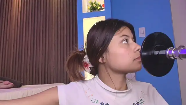 Snapshot of Antonella_Torres2 chatting on 06-25-26, 03:28 Antonella Torres2 online show from 06-25-26, 03:28