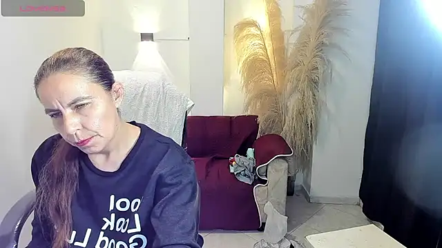 Milf karlye online show from 06-09-26, 04:35