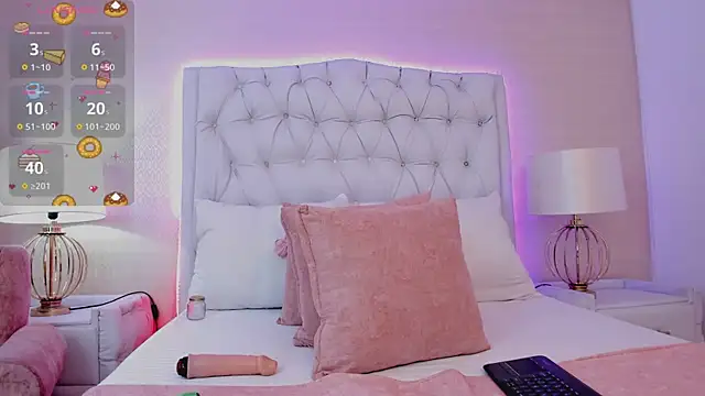 Snapshot of MonserratPeters chatting on 01-15-25, 03:43 MonserratPeters online show from 01-15-25, 03:43