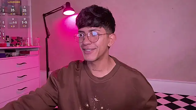 Snapshot of teobowny_ chatting on 09-30-25, 12:32 teobowny online show from 09-30-25, 12:32