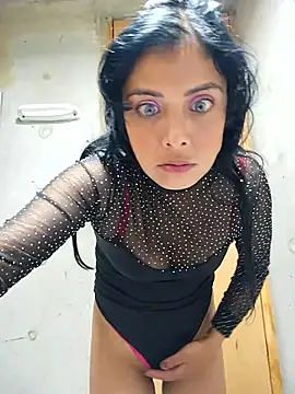 Snapshot of Vanessagirld chatting on 01-12-26, 03:56 Vanessagirld online show from 01-12-26, 03:56