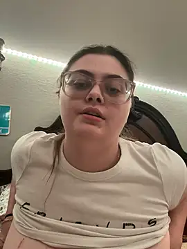 Snapshot of jmassey387 chatting on 02-12-26, 05:57 jmassey387 online show from 02-12-26, 05:57