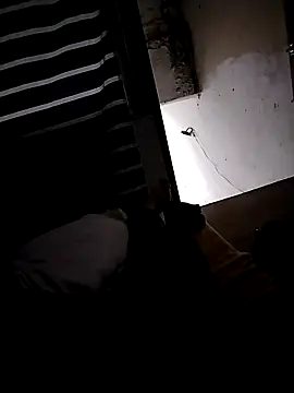 Snapshot of Topezinho123 chatting on 12-21-25, 04:41 Topezinho123 online show from 12-21-25, 04:41