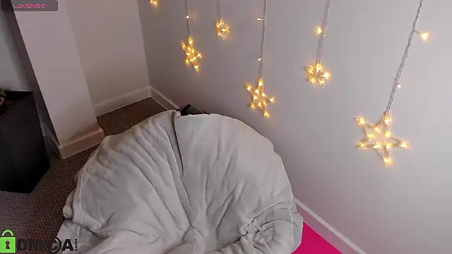 Jennifer Wadee online show from 12-14-25, 11:53