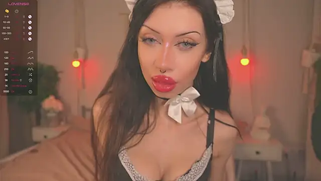 Snapshot of Devilsss_toy chatting on 09-24-25, 03:59 Devilsss toy online show from 09-24-25, 03:59