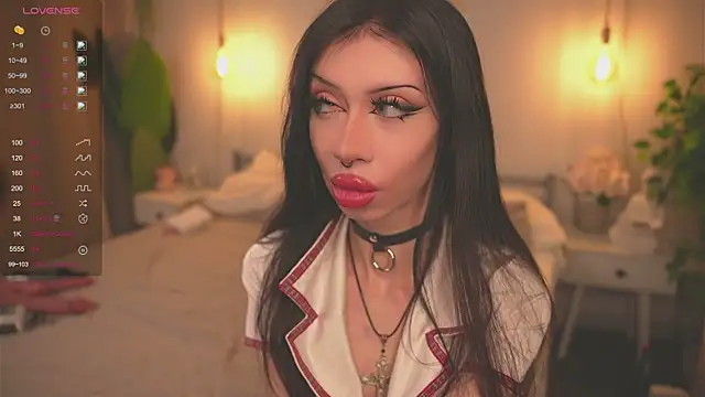 Snapshot of Devilsss_toy chatting on 10-18-25, 04:08 Devilsss toy online show from 10-18-25, 04:08