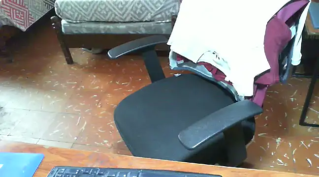 Roberto3102 online show from 03-22-25, 06:36