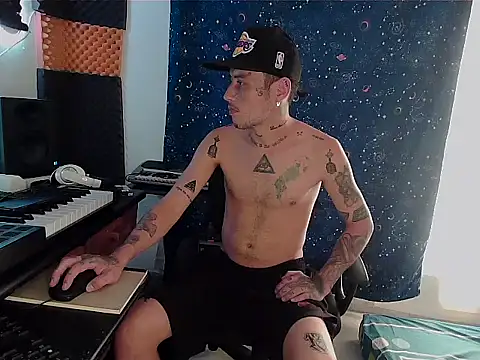 patrik tattoo  online show from 01-26-25, 09:51