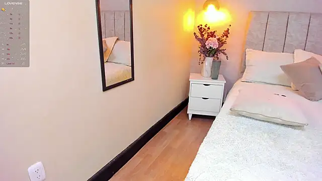 Snapshot of tutu_milf chatting on 03-04-25, 07:11 tutu milf online show from 03-04-25, 07:11