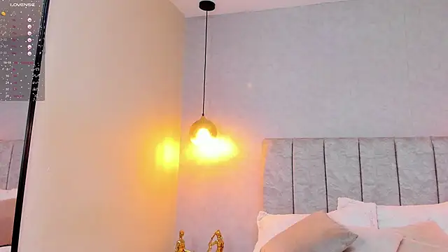 Snapshot of tutu_milf chatting on 03-14-25, 07:12 tutu milf online show from 03-14-25, 07:12