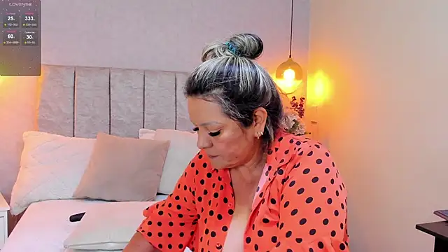 Snapshot of tutu_milf chatting on 03-20-25, 07:46 tutu milf online show from 03-20-25, 07:46