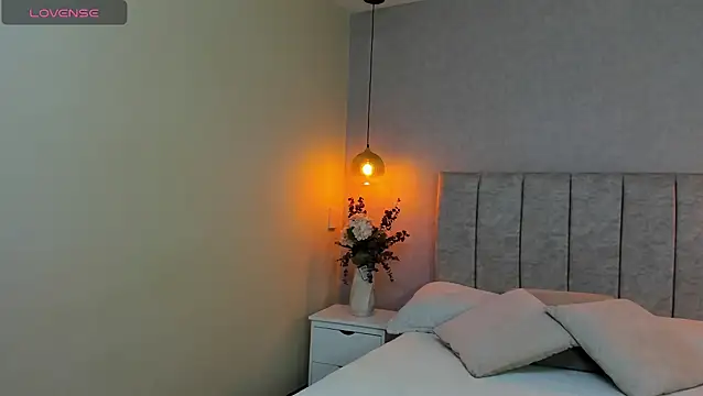 Snapshot of tutu_milf chatting on 03-22-25, 06:47 tutu milf online show from 03-22-25, 06:47