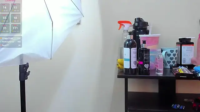 Snapshot of tutu_milf chatting on 09-20-25, 07:04 tutu milf online show from 09-20-25, 07:04