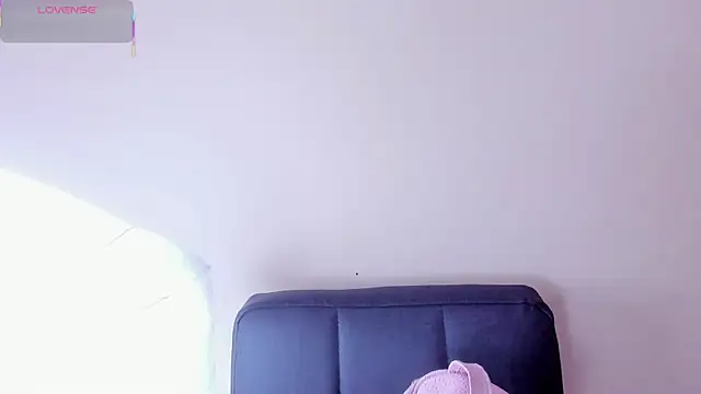 Snapshot of tutu_milf chatting on 10-19-25, 01:12 tutu milf online show from 10-19-25, 01:12