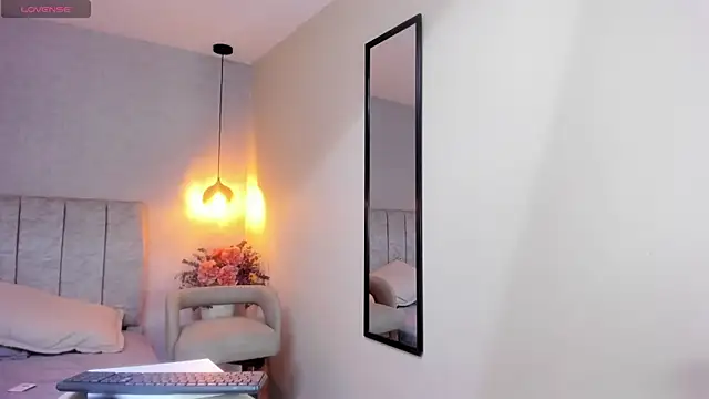 Snapshot of tutu_milf chatting on 11-09-25, 12:14 tutu milf online show from 11-09-25, 12:14