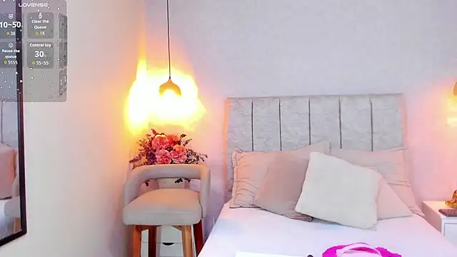 Snapshot of tutu_milf chatting on 12-16-25, 07:08 tutu milf online show from 12-16-25, 07:08