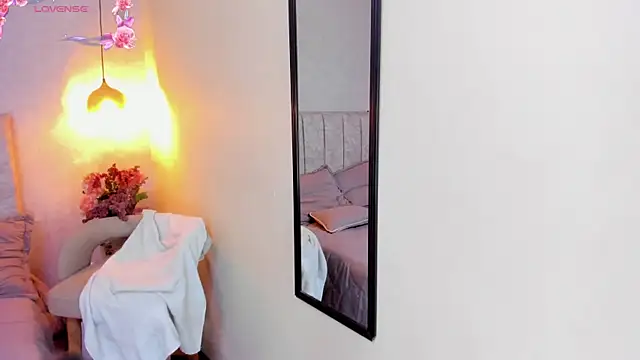 Snapshot of tutu_milf chatting on 02-15-26, 12:03 tutu milf online show from 02-15-26, 12:03