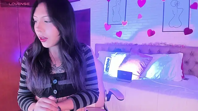 Snapshot of Kitty_Pam chatting on 03-13-26, 09:32 Kitty Pam online show from 03-13-26, 09:32