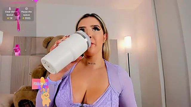 Snapshot of saraamiller_ chatting on 02-22-25, 05:23 saraamiller online show from 02-22-25, 05:23