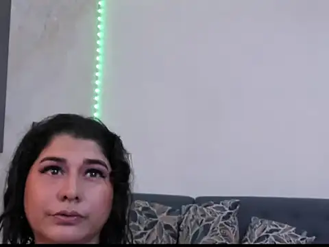 alinabozz1 online show from 06-25-26, 07:29