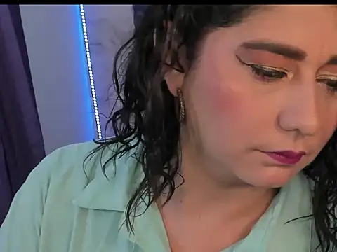 alinabozz1 online show from 07-18-26, 03:54