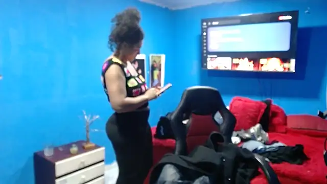 bellacrespalatina online show from 11-18-25, 08:24