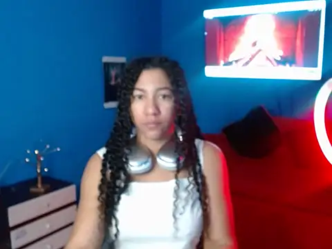 bellacrespalatina online show from 11-20-25, 04:40