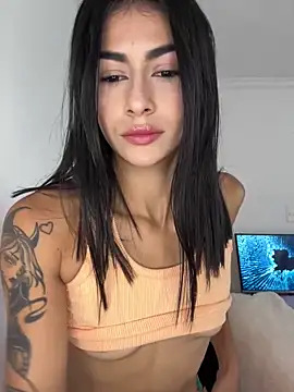 emilie xx  online show from 04-25-26, 03:42