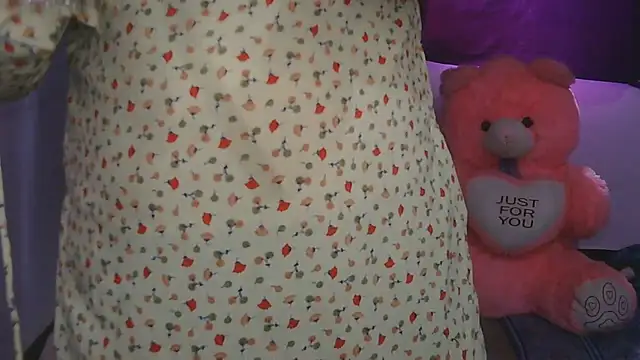 cutie-taara online show from 06-19-26, 03:44