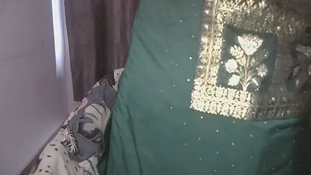 cutie-taara online show from 06-22-26, 03:47