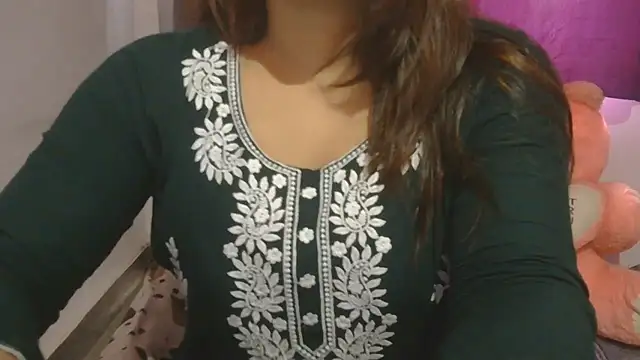 cutie-taara online show from 07-31-26, 03:50